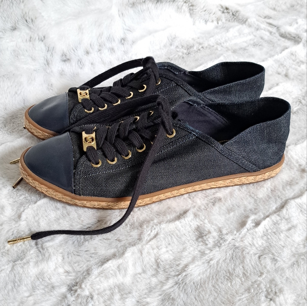 MICHAEL Michael Kors denim blue woven sneaker athletic shoe. Size 9.